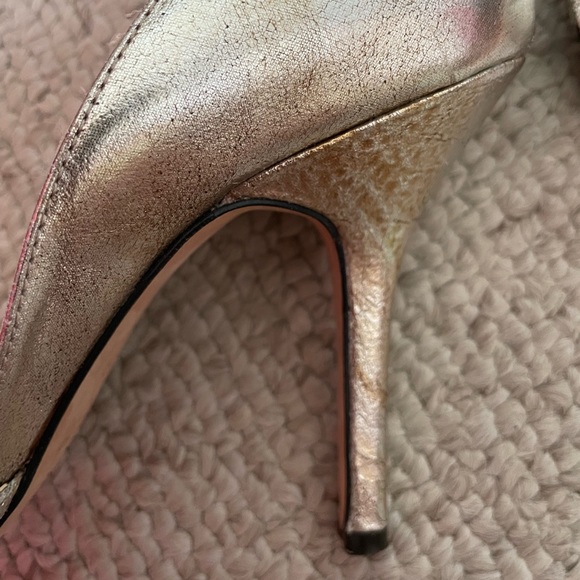 Bling 4" pumps in silvery gold. Lightly worn. - Picture 2 of 3